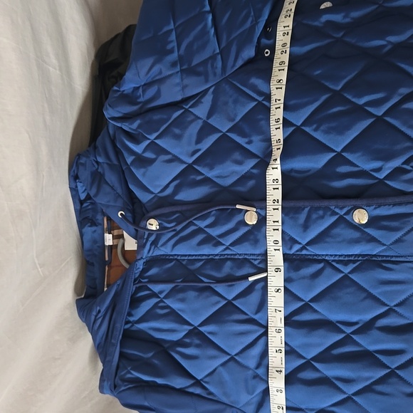 Burberry Blue Quilted Puffer Jacket with Hood - Picture 11 of 14